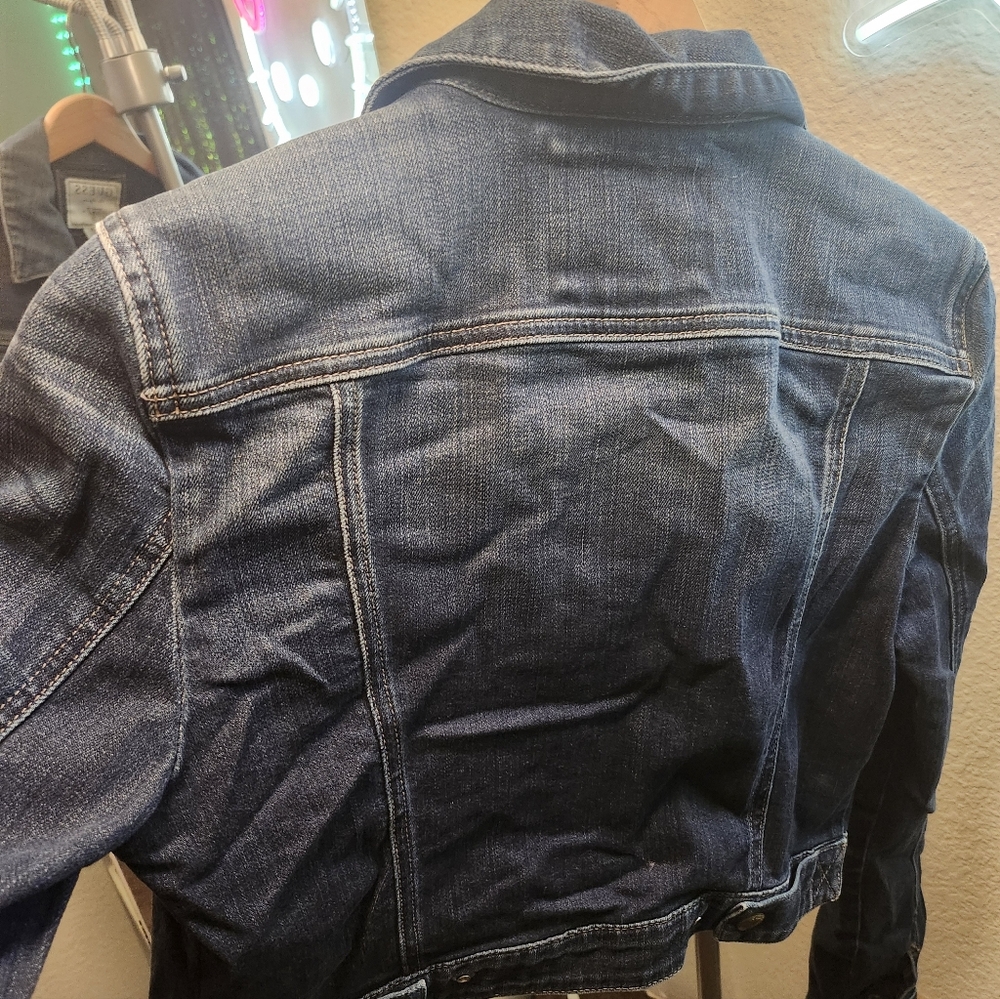 ๐๐๐GUESS Dark Blue Denim Cropped Trucker Jacket๐๐ - Picture 4 of 4